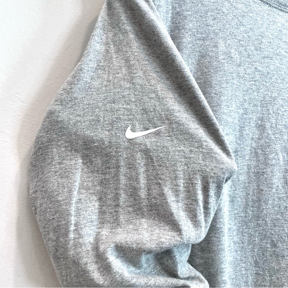 Nike The Nike Tee Athletic Cut Long Sleeve T-Shirt - Picture 10 of 10